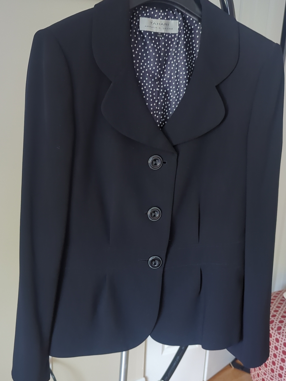 Tahari Black Women's Scalloped-Lapel Three-Button Blazer